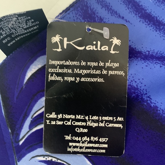 COPY - Bright lightweight swimsuit wrap/sarong w large red parrots blue water N… - Picture 2 of 4